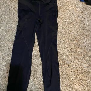 Lululemon free to speed leggings. New condition, sizing was not correct for me.